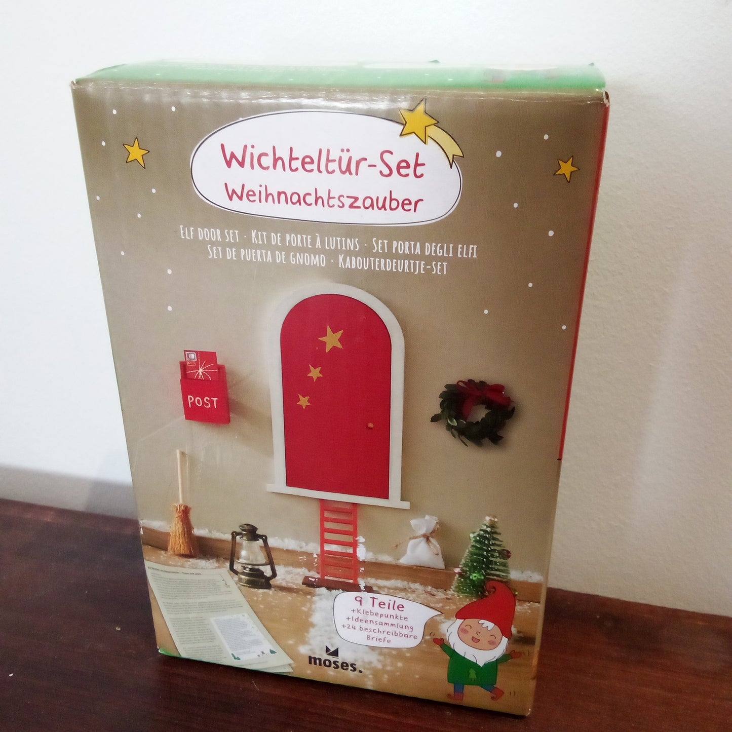 Puerta mágica duende de la Navidad