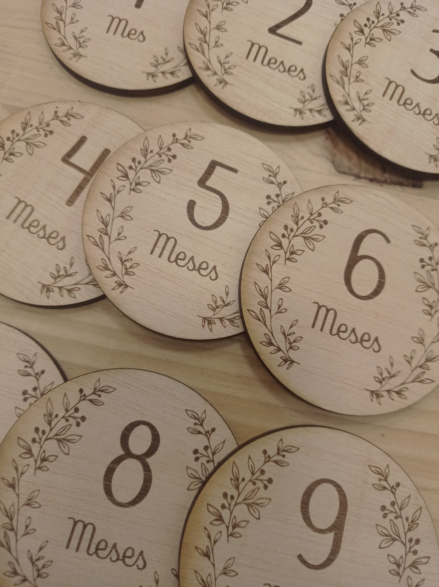 Placas de madera mensuales
