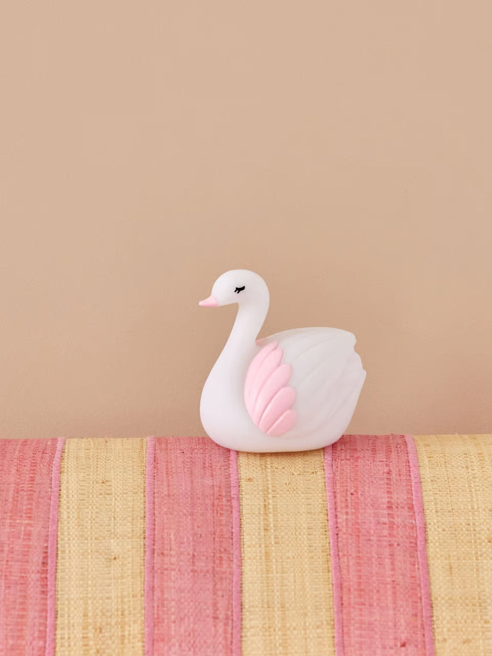 Pequeño quitamiedos cisne