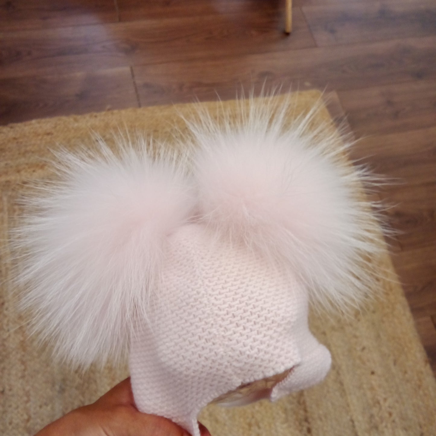 Gorro doble pompón pelo natural