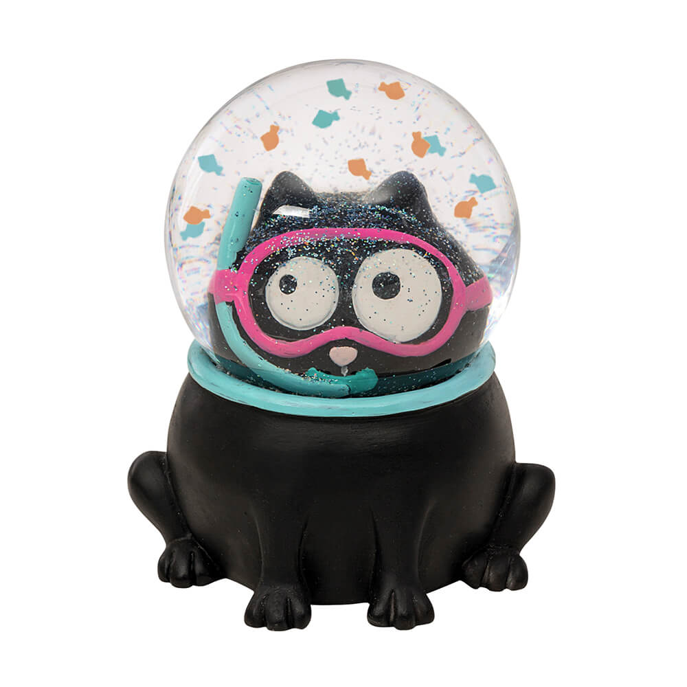 Bola de nieve gatito negro
